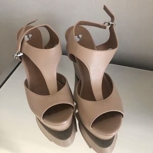 BP Taupe wedges